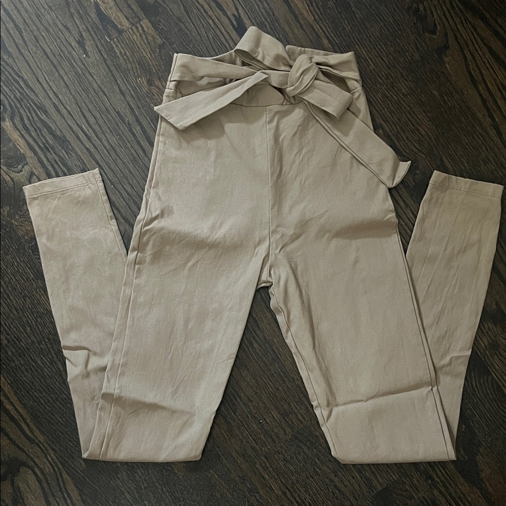 Fashion Nova Tan Women's Pants size Small